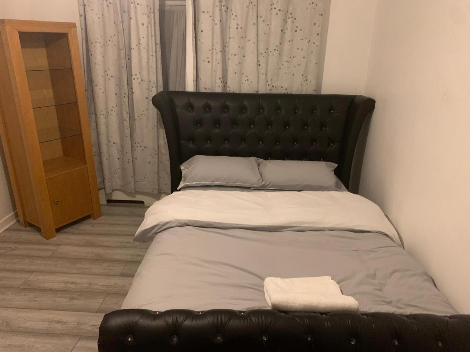Bed and Breakfast At Apex House Horndon-on-the-Hill Екстер'єр фото